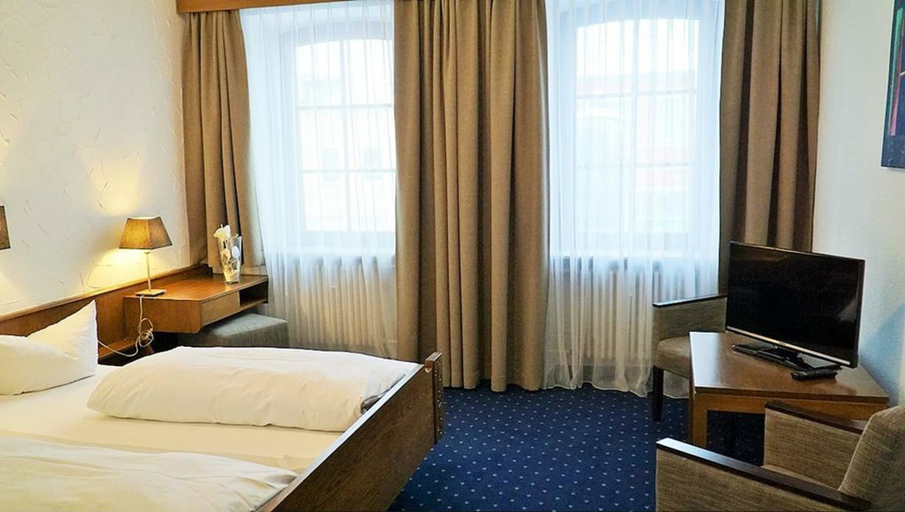 Bedroom 4, Hotel Restaurant Zum Goldenen Ochsen, Südliche Weinstraße