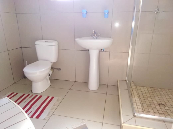 Bathroom 3, MC's Self Catering Accommodation, Rehoboth East