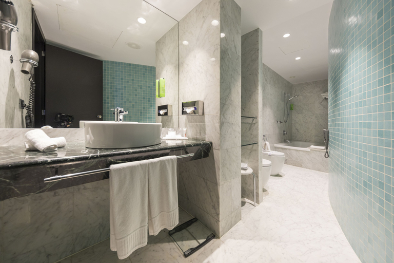 Bathroom 5, Gran Hotel Havana by Escampa Hotels, Barcelona