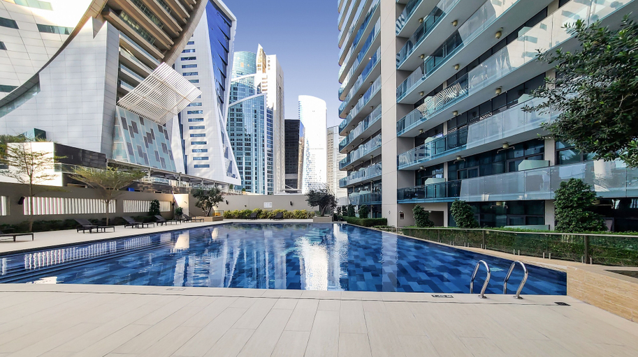 Outdoor pool, Manzil - Modern 3BR in Business Bay nr Dubai Mall, Dubai