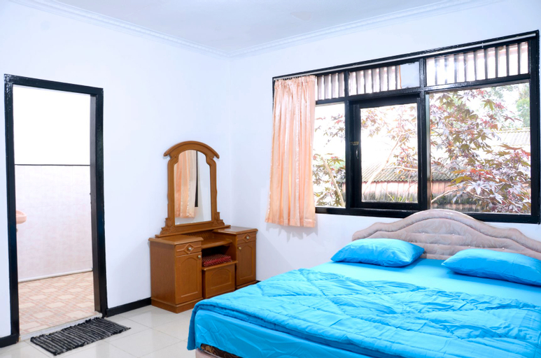 Villa Volcan by Villa Gue Aja, Bogor