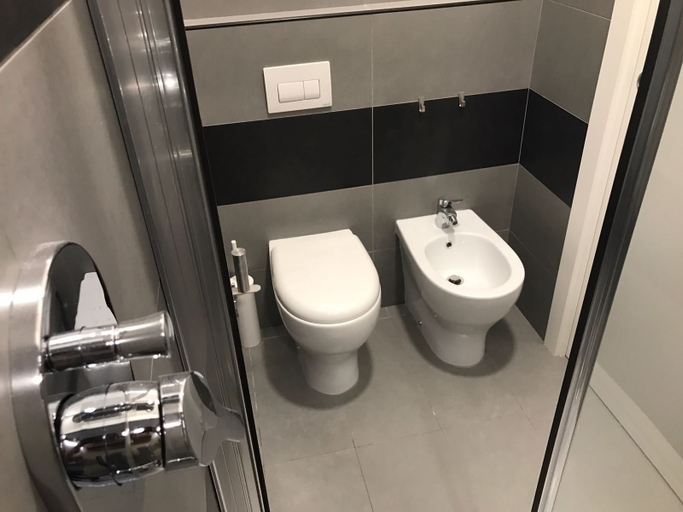 Bathroom 5, Sangiò Guest House, Rome
