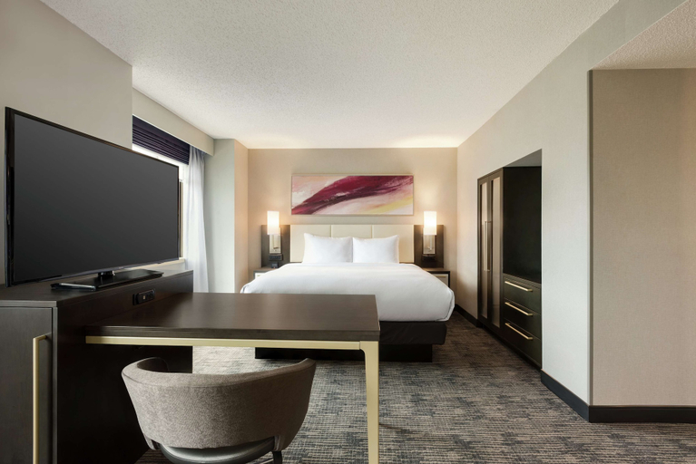 Bedroom 3, Doubletree by Hilton St. Paul East, MN, Ramsey
