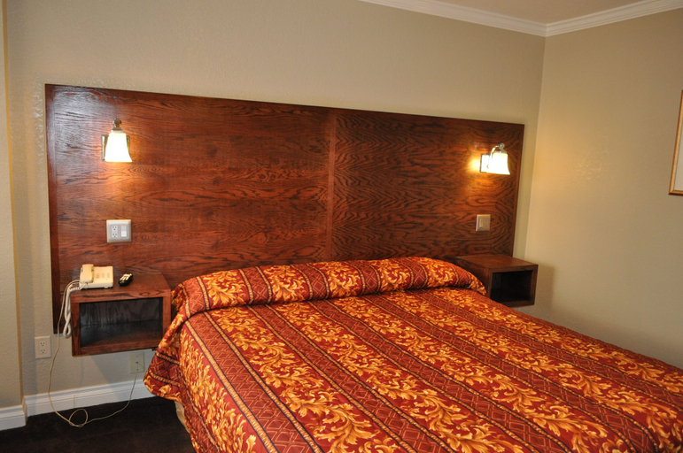 Bedroom 2, Santa Cruz Inn Riverside, Riverside