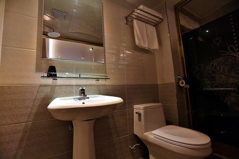 Bathroom 3, Sejong Hotel, Jeju