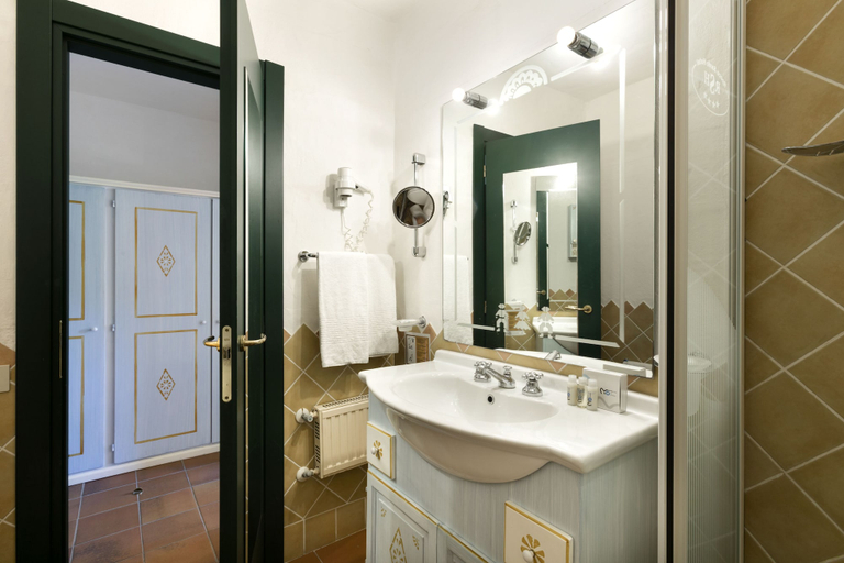 Bathroom 4, Hotel Rocce Sarde, Olbia-Tempio