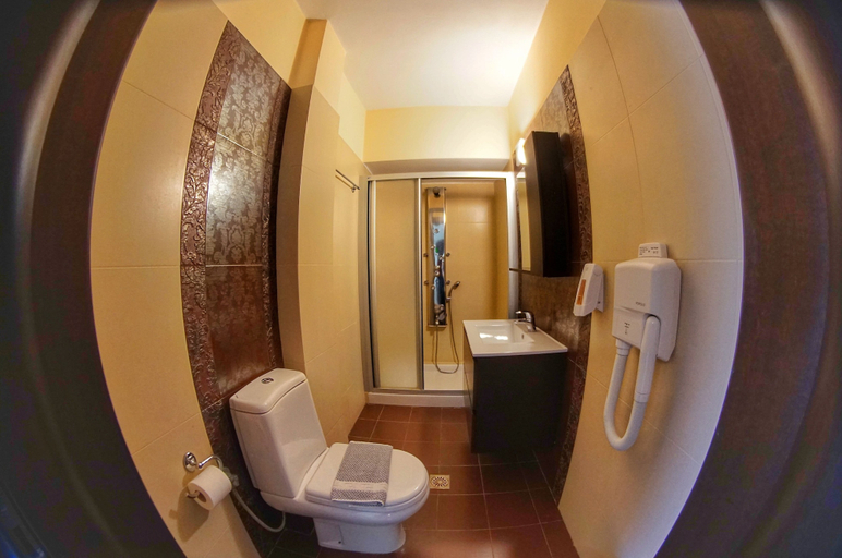 Bathroom 5, Kokoni Beach Hotel, Peloponnese