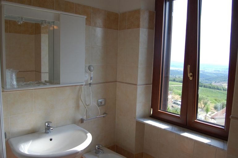 Bathroom, Mariani Bed & Breakfast, Siena