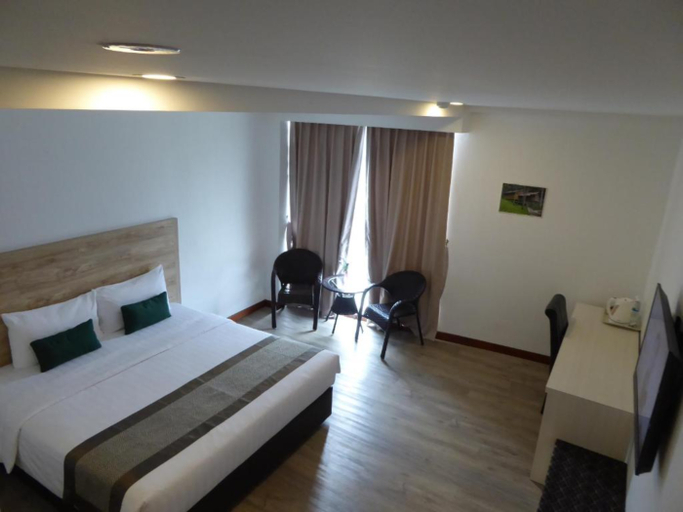 Molek Garden Hotel Room Type - Deluxe King