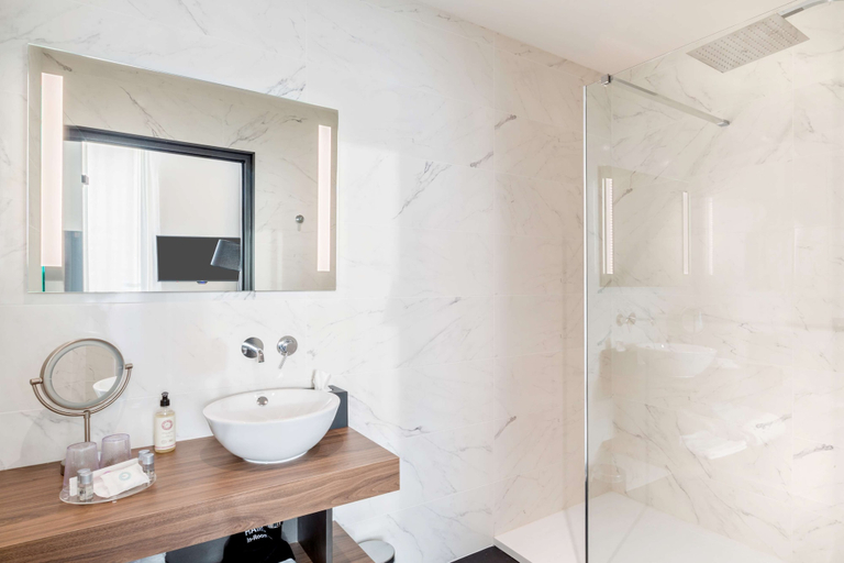 Bathroom 5, Best Western Plus Europe Hotel, Finistère