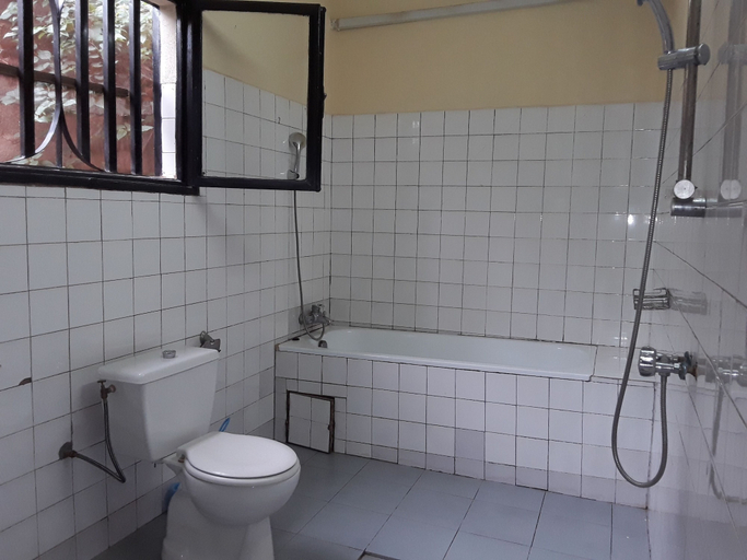 Bathroom 4, Villa Tenko, Kadiogo