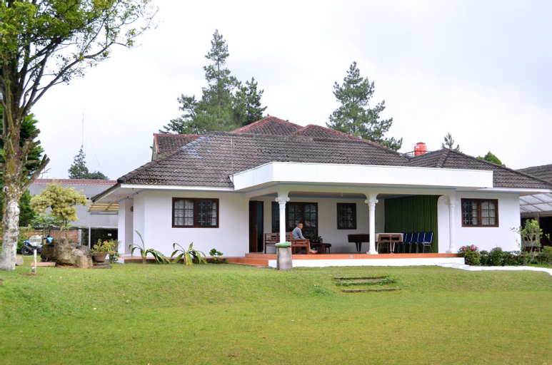 Exterior 14