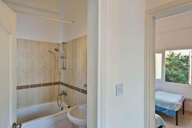 Bathroom 4, Villa Tortuga by Amy Villas