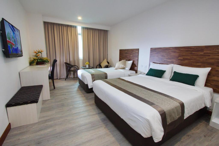 Molek Garden Hotel Room Type - Deluxe Triple