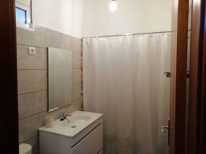 Bathroom 4, Grannys Farm, São Vicente