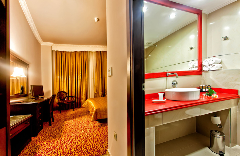 Bathroom 5, Kouros, East Macedonia and Thrace