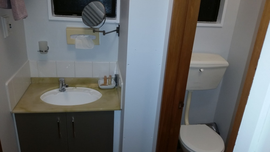 Bathroom 3, Argyle On The Park, Christchurch