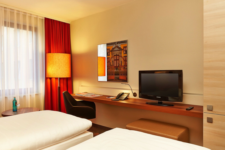Bedroom 4, H+ Hotel Hannover by Sunday Hotels, Region Hannover