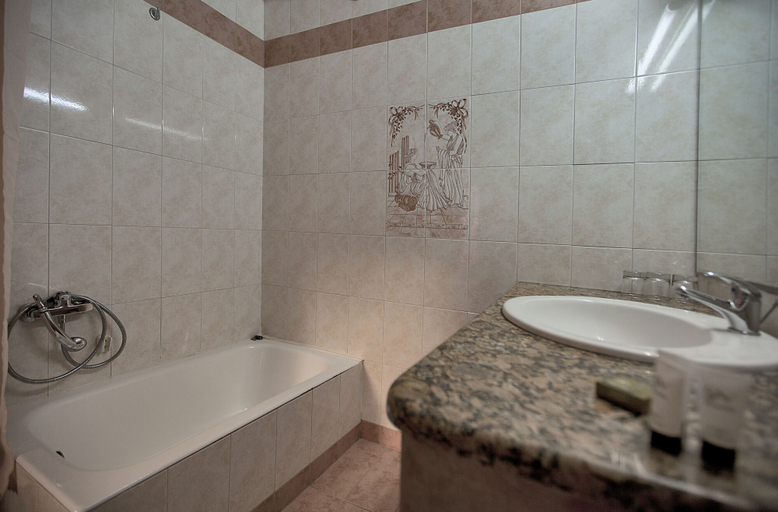 Bathroom 4, Epidavria Hotel, Peloponnese