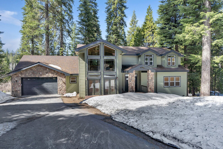 Exterior & Views 2, Timber Lodge - 5 Min to Shaver Lake!, Fresno