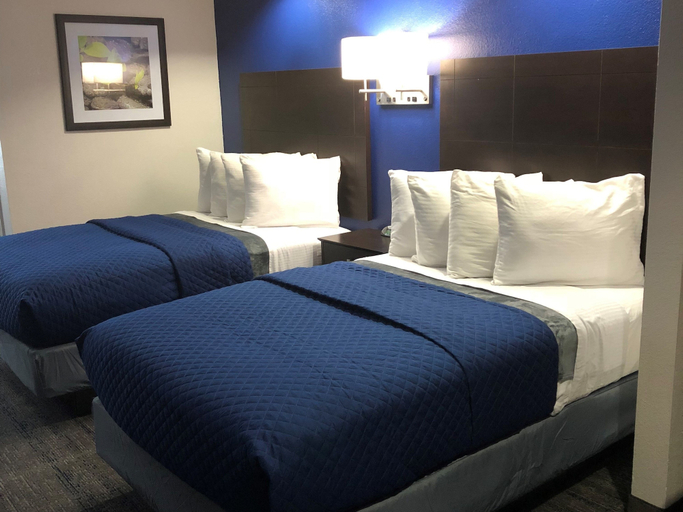 Bedroom 3, Executive Inn & Suites Joaquin, Shelby