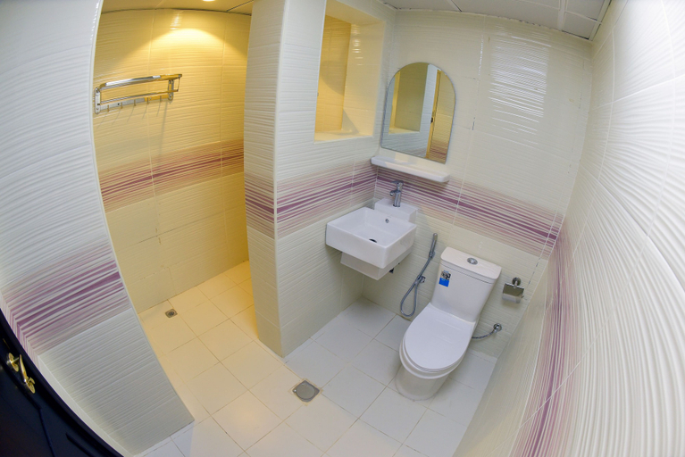 Bathroom 4, A'Sinamar Hotel Apartment, Seeb