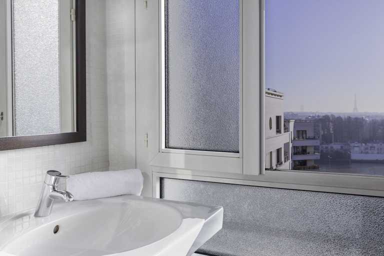 Bathroom 5, Best Western Rives de Paris La Defense, Hauts-de-Seine