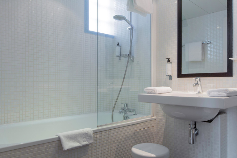 Bathroom 5, Best Western Rives de Paris La Defense, Hauts-de-Seine