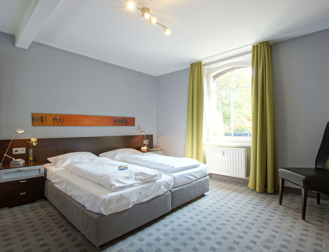 Bedroom 5, Hotel Dampfmuhle, Wesel