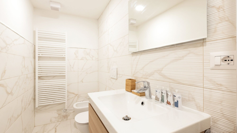 Bathroom 5, Mi-brgz1bs Bergonzoli Place - Base A - Adventures, Milano