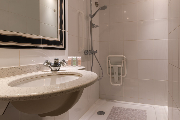 Bathroom 4, Hôtel Gaillon Opéra, Paris