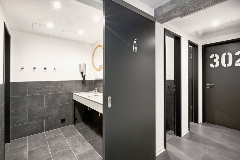 Bathroom 5, Stories by Grimm‘s, Münster