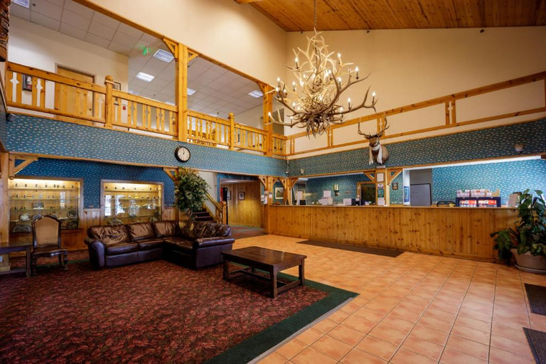 Public Area 5, Summit Inn, King