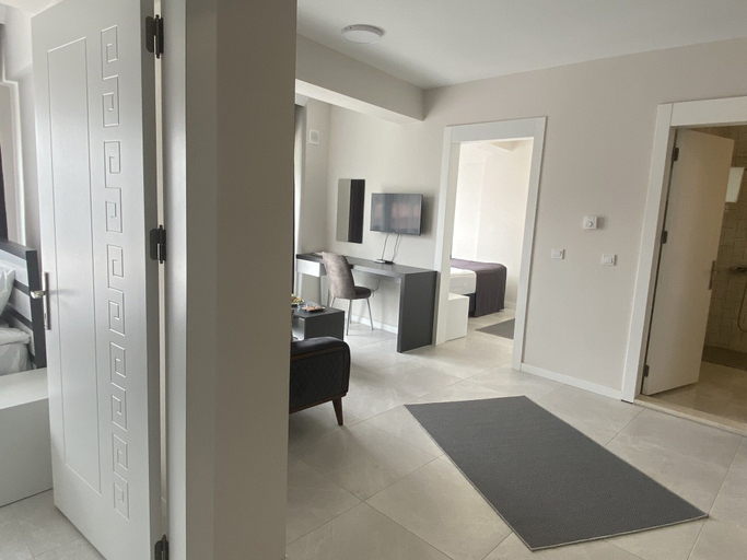 Bedroom 4, JK Business, Merkez