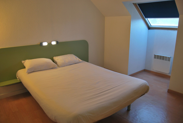 Bedroom 3, ibis budget Chambourcy Saint-Germain, Yvelines