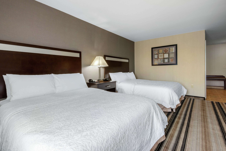Bedroom 3, Hampton Inn Meadville, Crawford