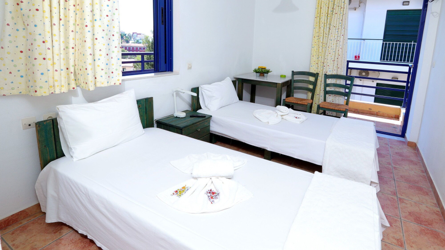 Bedroom 2, Ritsoni Studios, Central Greece