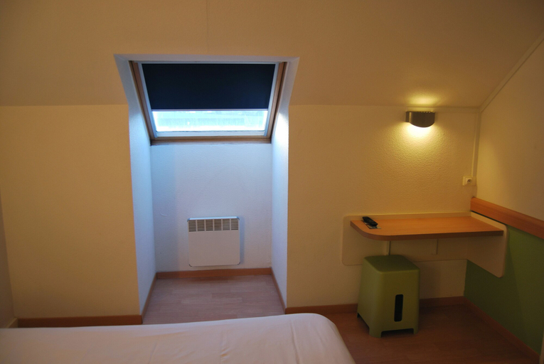 Bedroom 3, ibis budget Chambourcy Saint-Germain, Yvelines