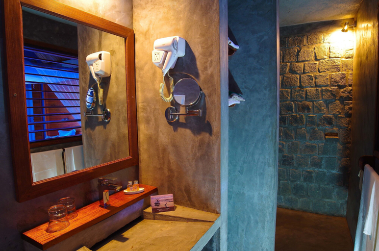 Bathroom 3, Idylle Beach, Analanjirofo