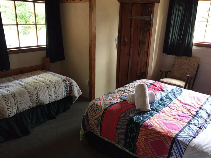 Bedroom 2, Galaxy Lounge, Mackenzie
