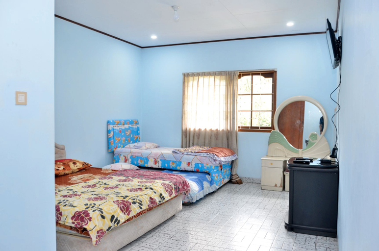 Bedroom 18