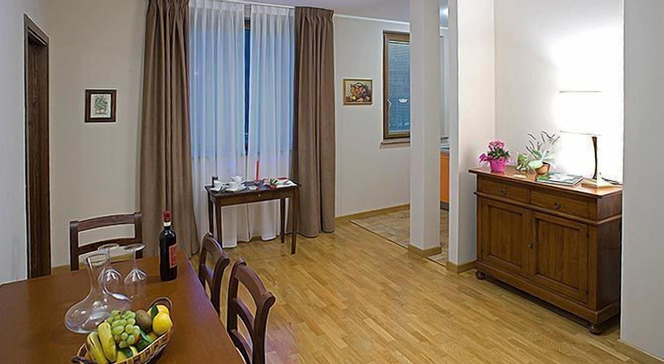 Dining Room 1