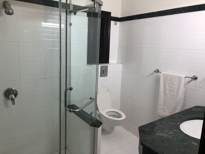 Bathroom 3, Sunset Suites, Karachi