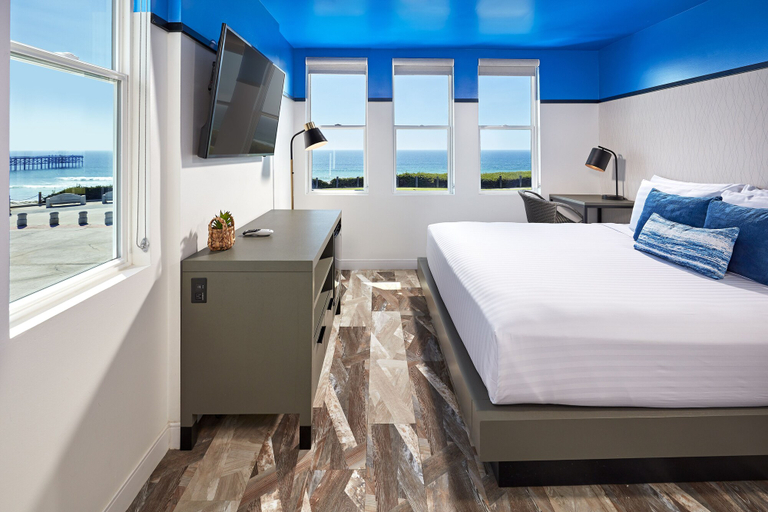 Bedroom 4, Pacific View Inn, San Diego
