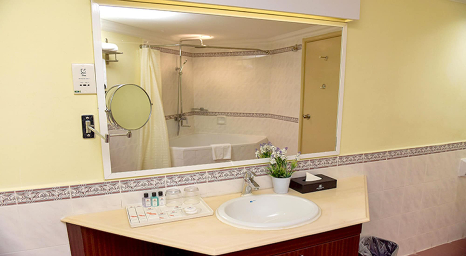Bathroom 7