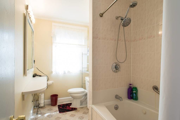 Bathroom 3, Apartments in Salem, Essex