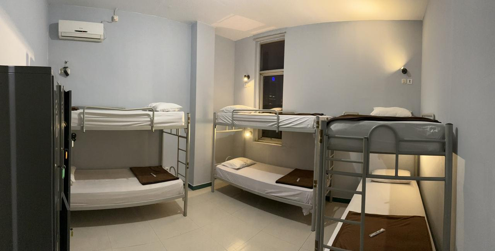 Bedroom 3, Populair Hostel Braga, Bandung