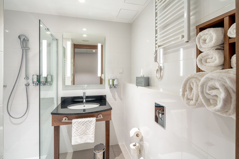 Bathroom 4, Hampton by Hilton Warsaw Mokotow, Warsaw