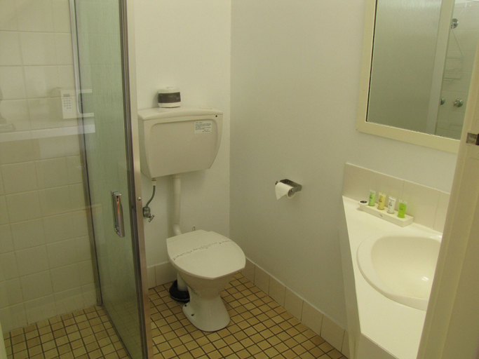 Bathroom 5, Motel Traralgon, Latrobe - Traralgon
