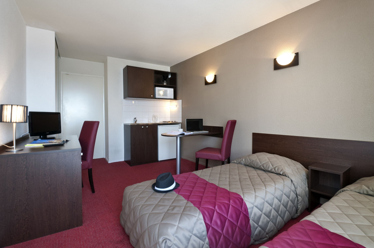 Bedroom 3, Aparthotel Adagio Access Paris Vanves Porte de Versailles, Hauts-de-Seine